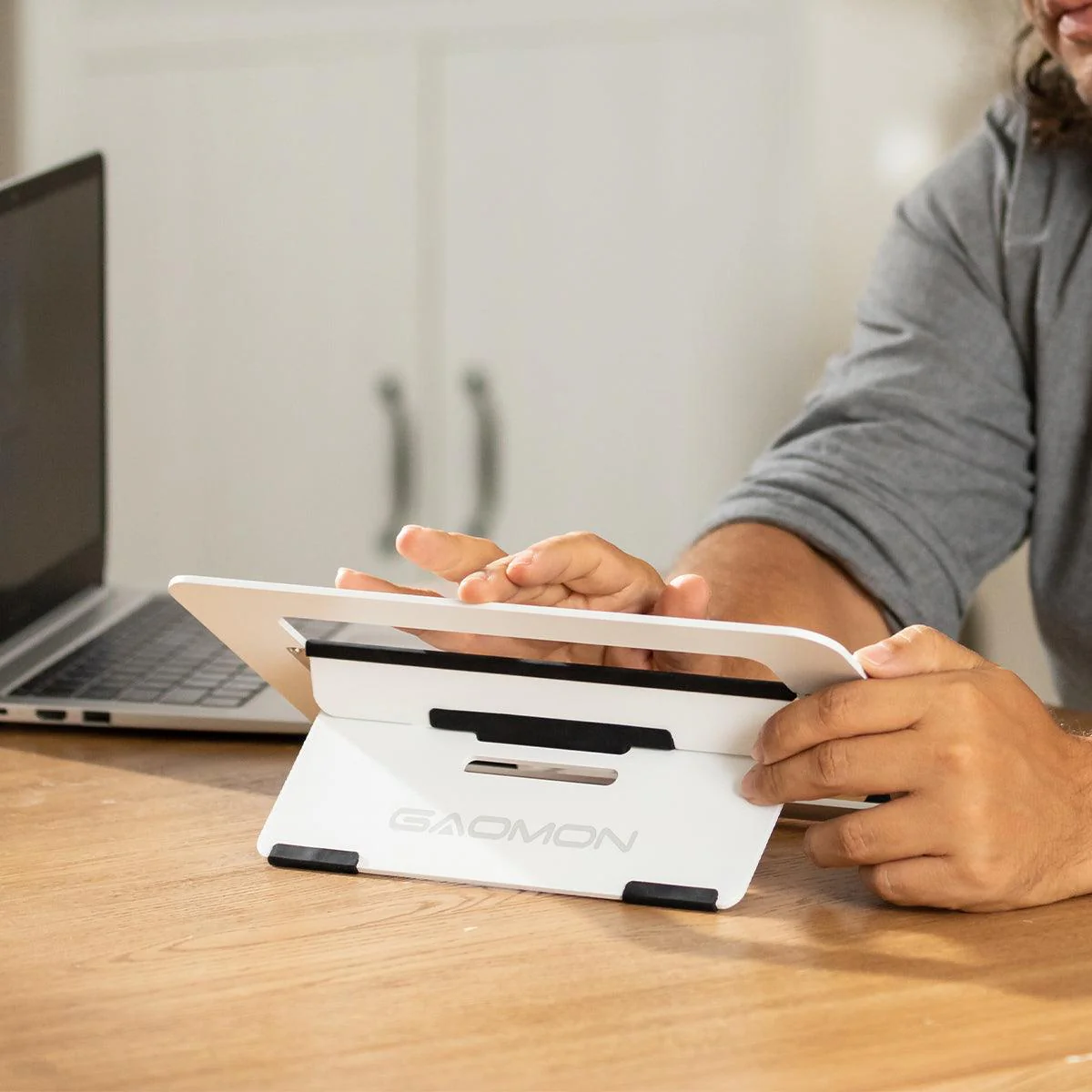 Adjustable Tablet Stand GMS02 - Image 2